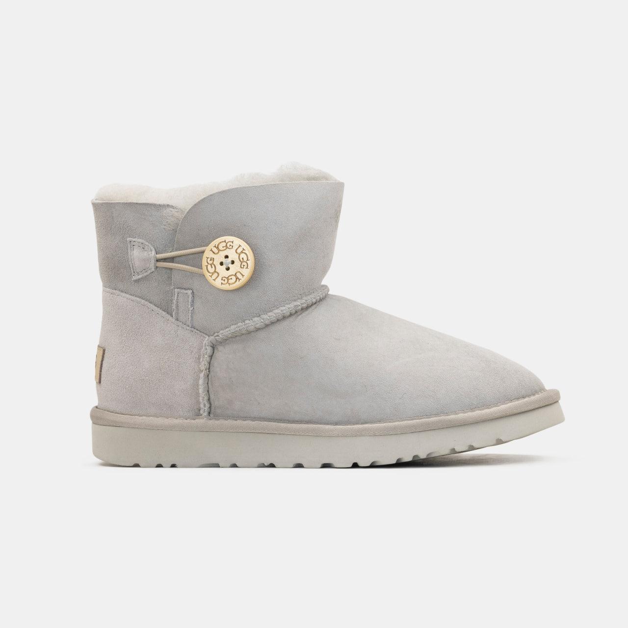 Зимові Жіночі Черевики UGG Classic Mini Bailey Button Light Grey / УГГ Класік Міні Бейлі Баттон Світло Сірі