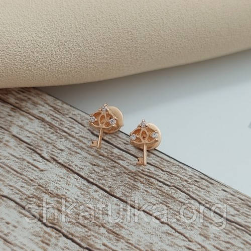 Сережки вкрутки золоті ключики з круглими білими фіанітами маленькі 0.95