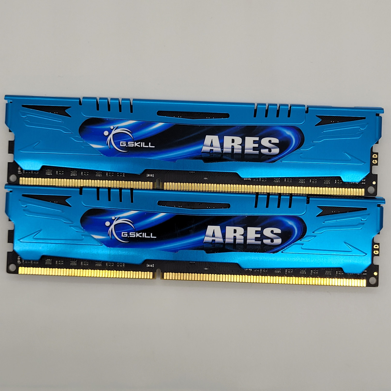 Пара оперативної пам'яті G.Skill ARES DDR3 16Gb (2x8Gb) 1866MHz PC3-14900U 2R8 CL10 (F3-1866C10D-16GAB) Б/В