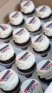 Капкейк з логотипом