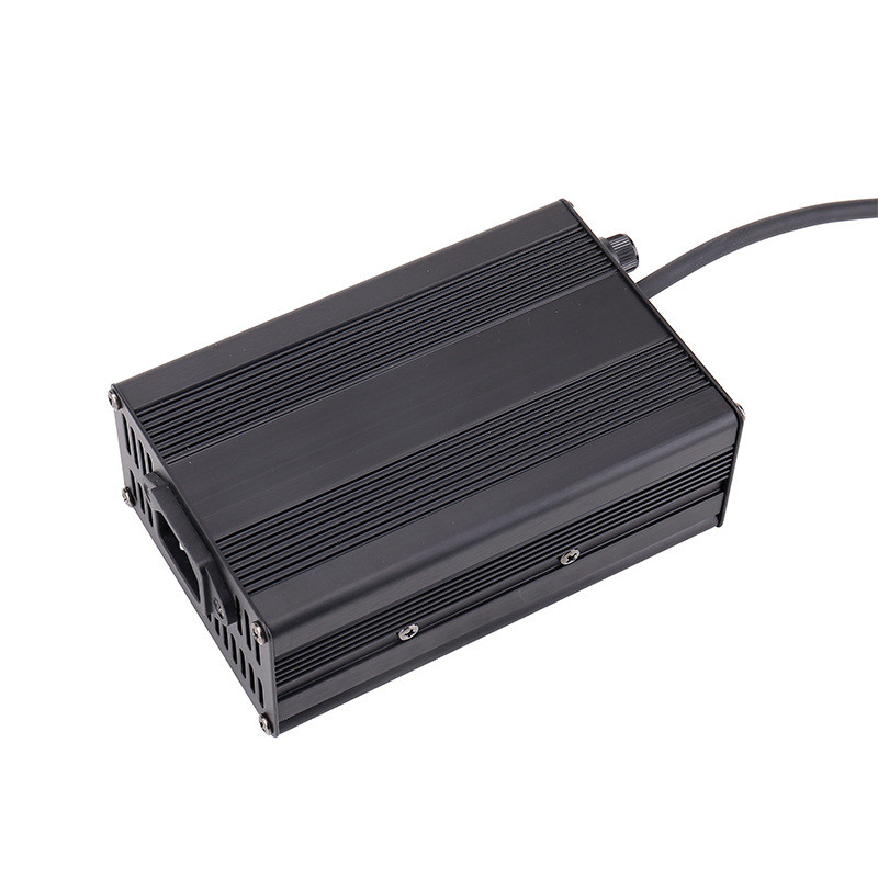 Зарядний пристрій для акумуляторів AGM 60 V, 4 A, + крокодили, 135x90x50mm