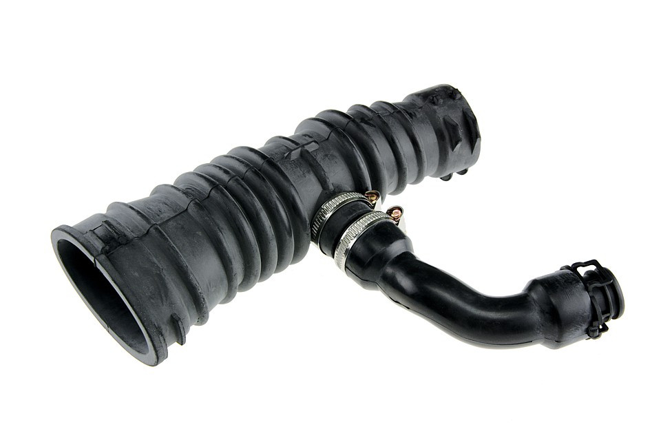 Патрубок вентиляції картерних газів ford focus 05  1336611