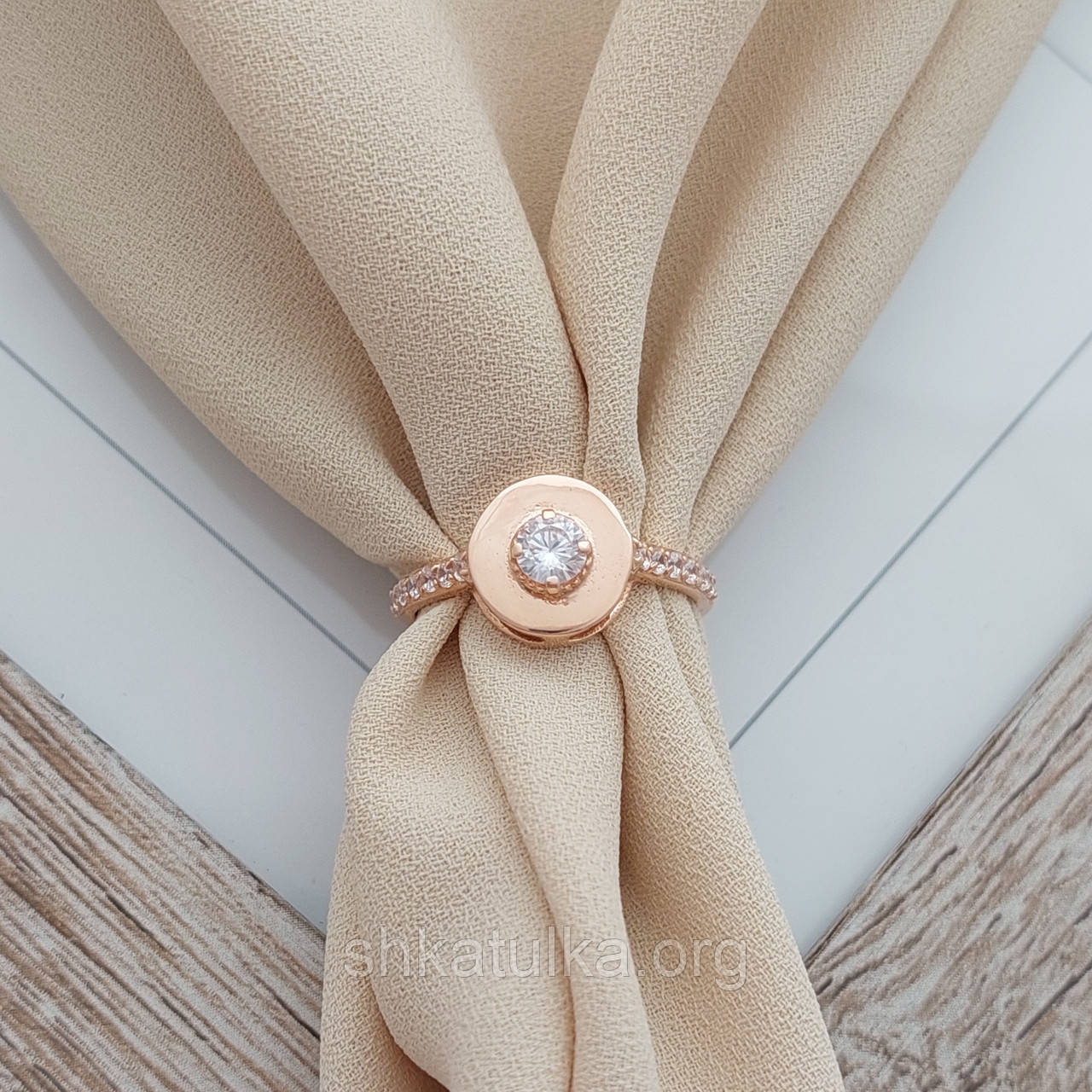 Каблучка золота з білими фіанітами різного розміру 2.23, фото 1