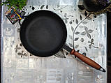 Сковорода чавунна з дерев'яною ручкою, d=220мм, h=40мм, фото 3
