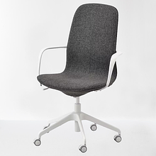 Офісне крісло з білими підлокітниками LANGFJALL IKEA 292.528.65