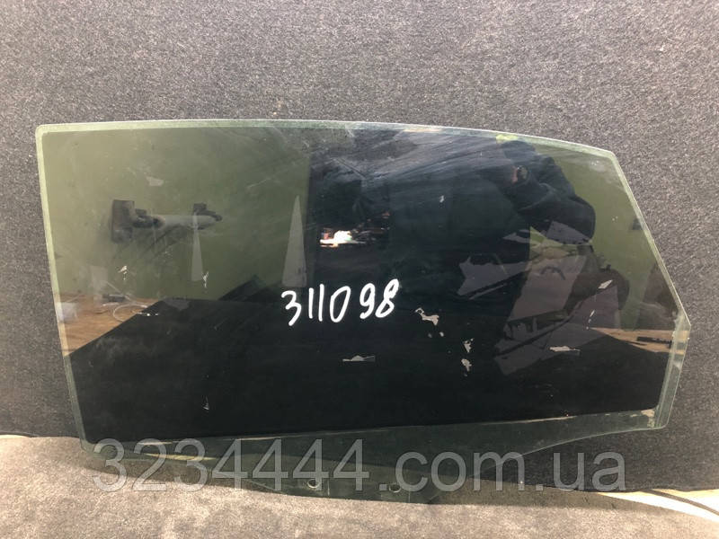 Скло дверей Audi A3 (8 V) 12-17 CNTC 2.0 2015 задн. лев. (б/у)