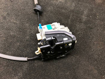 Замок дверей AUDI A3 (8V) 12-17 CNTC 2.0 2015 перед. прав. (б/у)