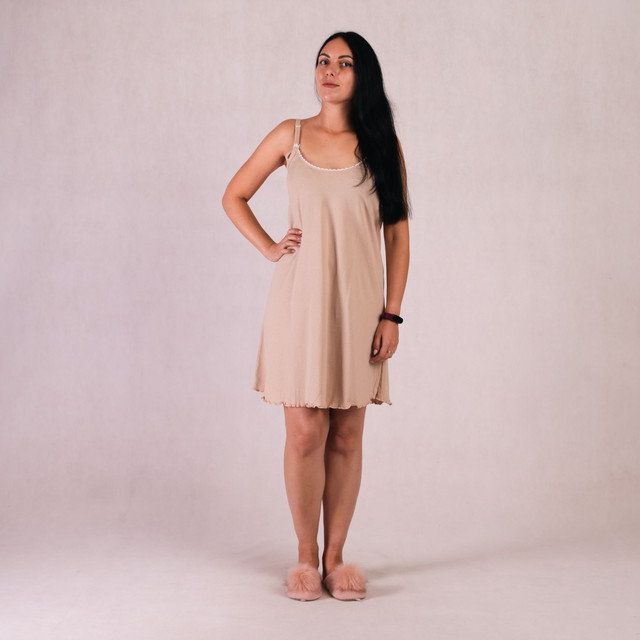 Женская ночная рубашка на тонких бретелях для беременных и для кормящих мам бежевый 46-54р.