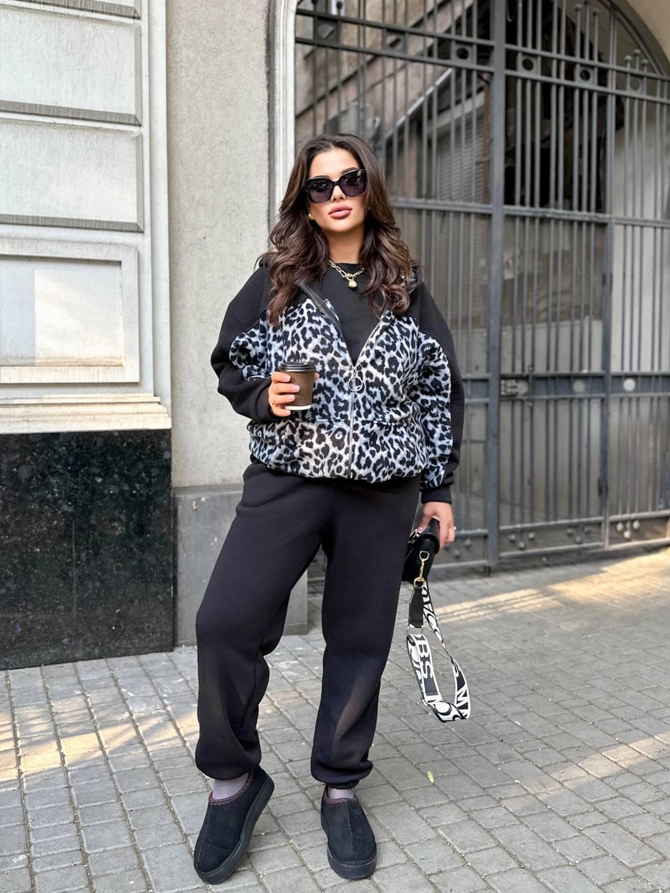 Костюм жіночий теплий з тринитки на флісі зі штанами і леопардовою кофтою (Батал), фото 1