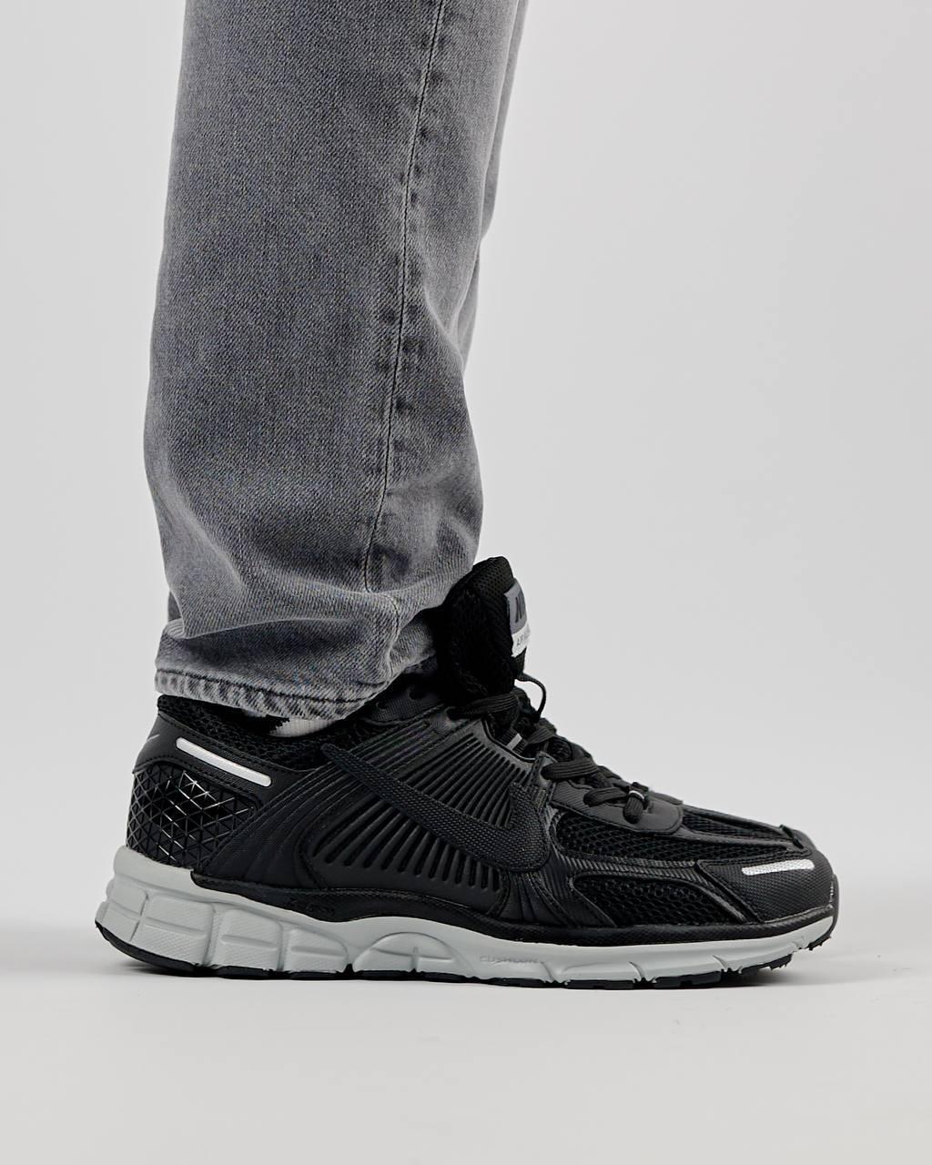 Чоловічі кросівки Nike Vomero 5 New Black Grey, кеди Найк шкіра текстиль чорні весни осінь. Чоловіче взуття, фото 1