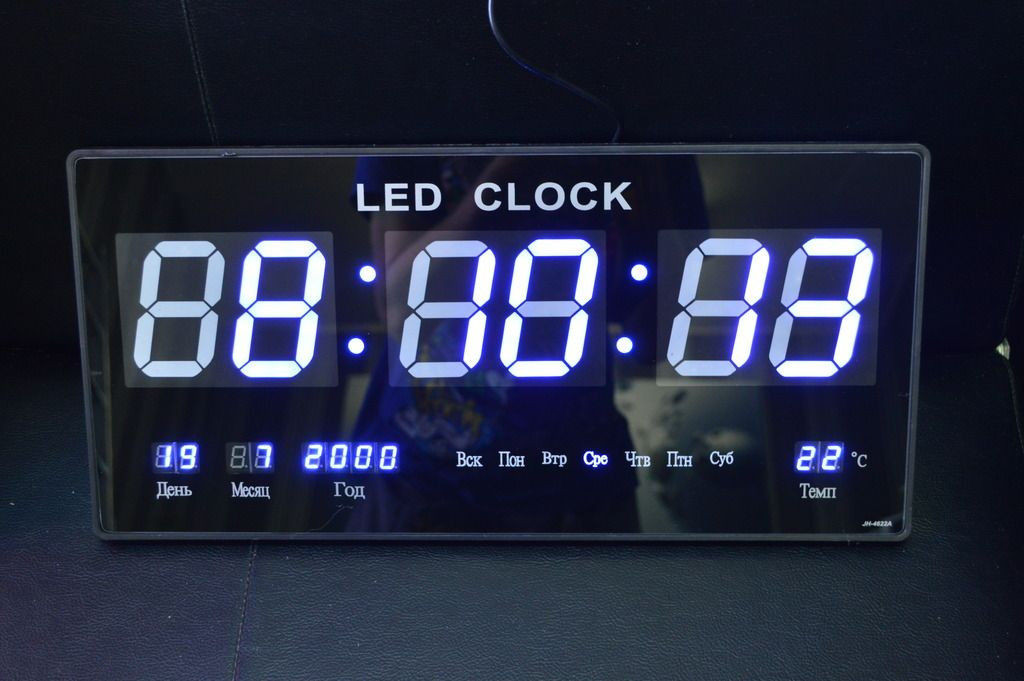 Годинник великі світлодіодні настінні з календарем і термометром