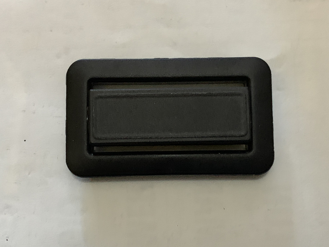 Перелив прямокутний для кухоннї мийки 32 мм х 55 мм (Італія) чорний матовий, графіт