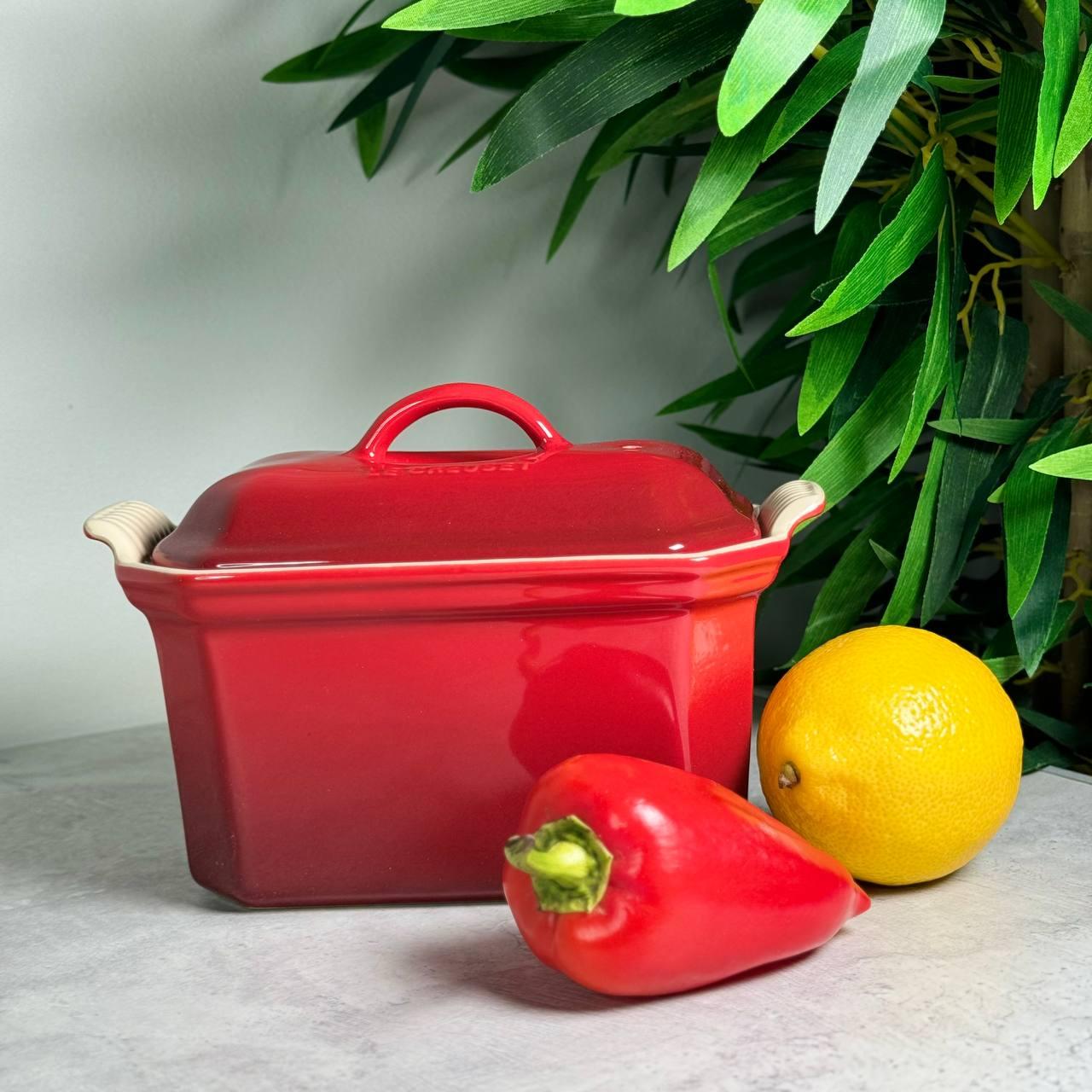 Кухонна форма з пресом для приготування терріну Le Creuset Tradition 800 мл Cerise