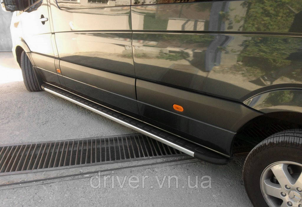 Боковые пороги Duru (2 шт., алюминий) Средняя база – задний привод для Mercedes Sprinter W907/W910 2018- гг