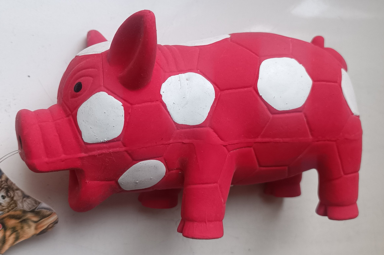 Іграшка для собак 487,47-2 Tatrapet Toys Fun свинка з пищалкою латекс червона, 16.5 см