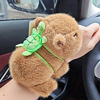 М'яка іграшка браслет на руку Капібара з рюкзачком 15 см