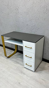 Манікюрний стіл в стилі Loft