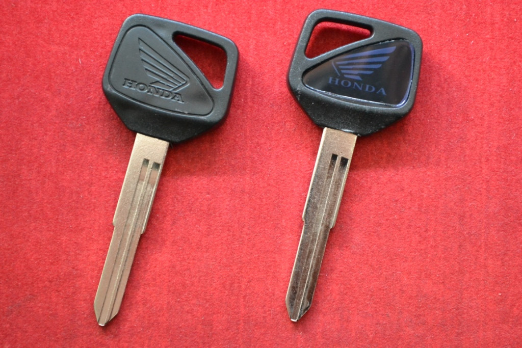 Ключ Honda з місцем під чип