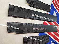 MITSUBISHI ECLIPSE CROSS *2017+ Мітсубісі Мітсубіші Екліпс Накладки на пороги під КАРБОН Premium з логотипом комплект 4 одиниці