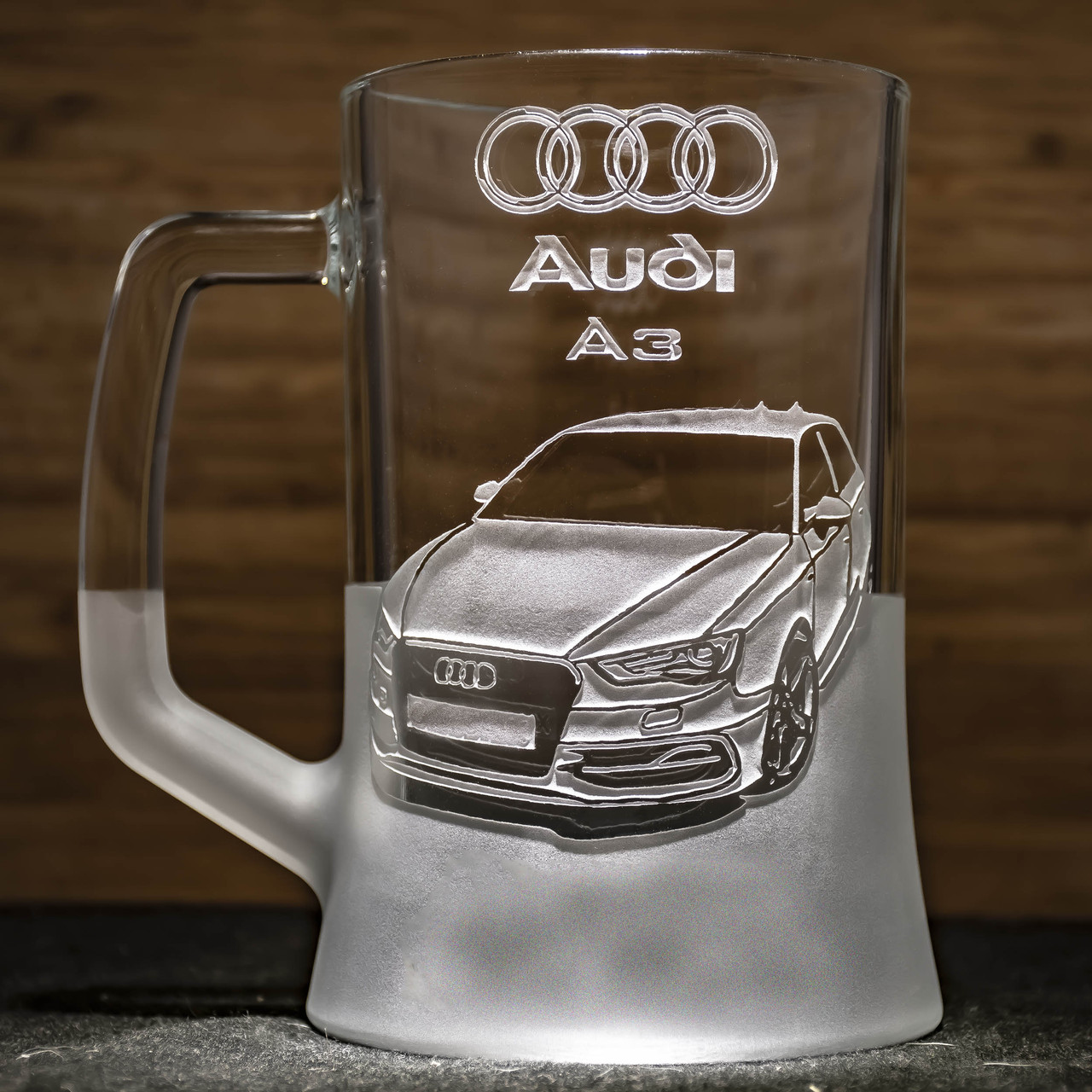 Пивний келих з гравіюванням автомобіля Audi A3 Ауді - подарунок для автомобіліста