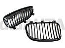 BMW 1 E81 E82 E87 E88 07-11 решітка між фарами (ніздрі) ліва + права комплект. ЧОРНИЙ МАТОВИЙ, фото 2