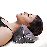 Ортопедична подушка для шиї з гречаного лушпиння "Кісточка" 32х12 см Olvi, фото 3