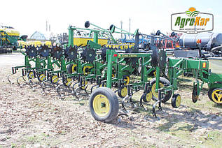 Просапний культиватор John Deere 825 (564) - 8 рядів