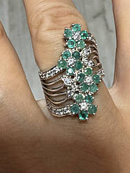 Кільце з квітами зі смарагду 17р