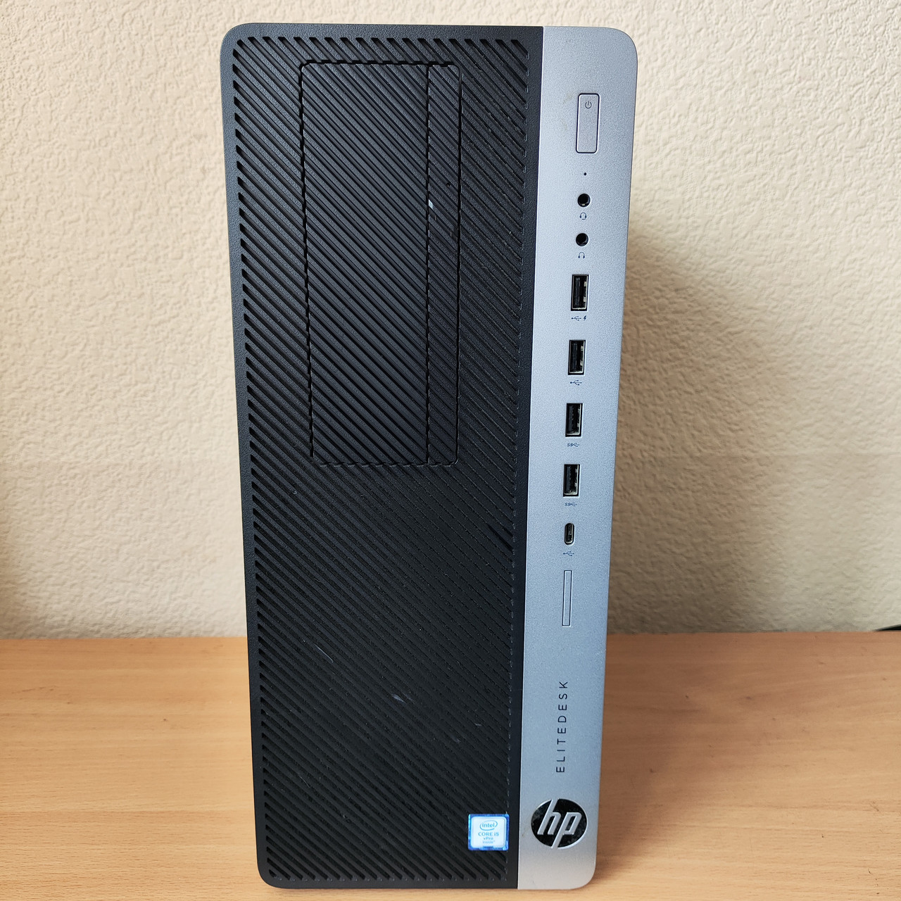 Системний блок HP EliteDesk 800 G3 Tower I7-7700/4Гб ОЗУ DDR4 / Intel HD Graphics 630