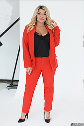 Жіночий діловий костюм