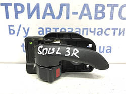 Ручка дверей внутрішня права Kia Soul AM 1.6 БЕНЗИН G4FC 2008 (б/в)