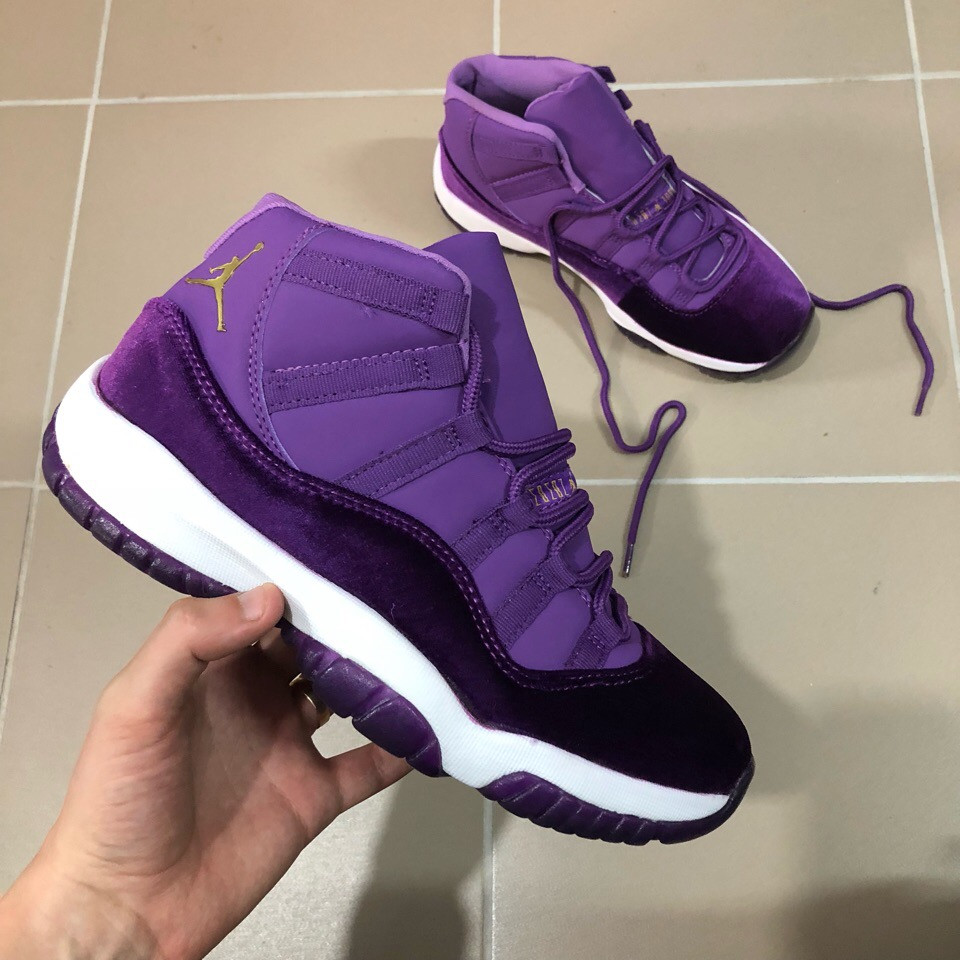 Жіночі кросівки Air Jordan 11 XI Purple Velvet, фото 1