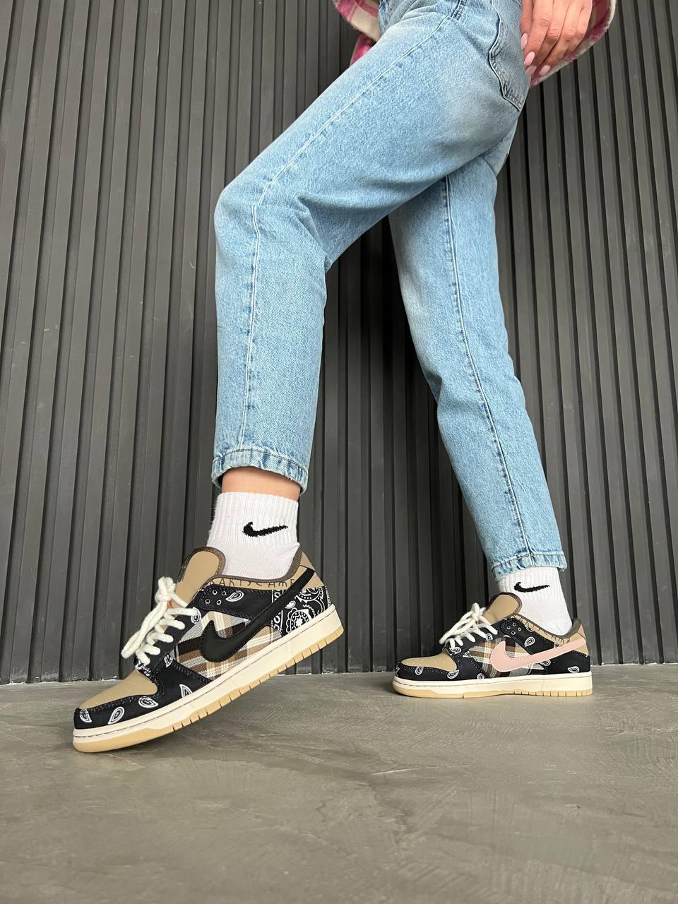 Жіночі кросівки Nike SB Dunk Low Travis Scott CT5053-001