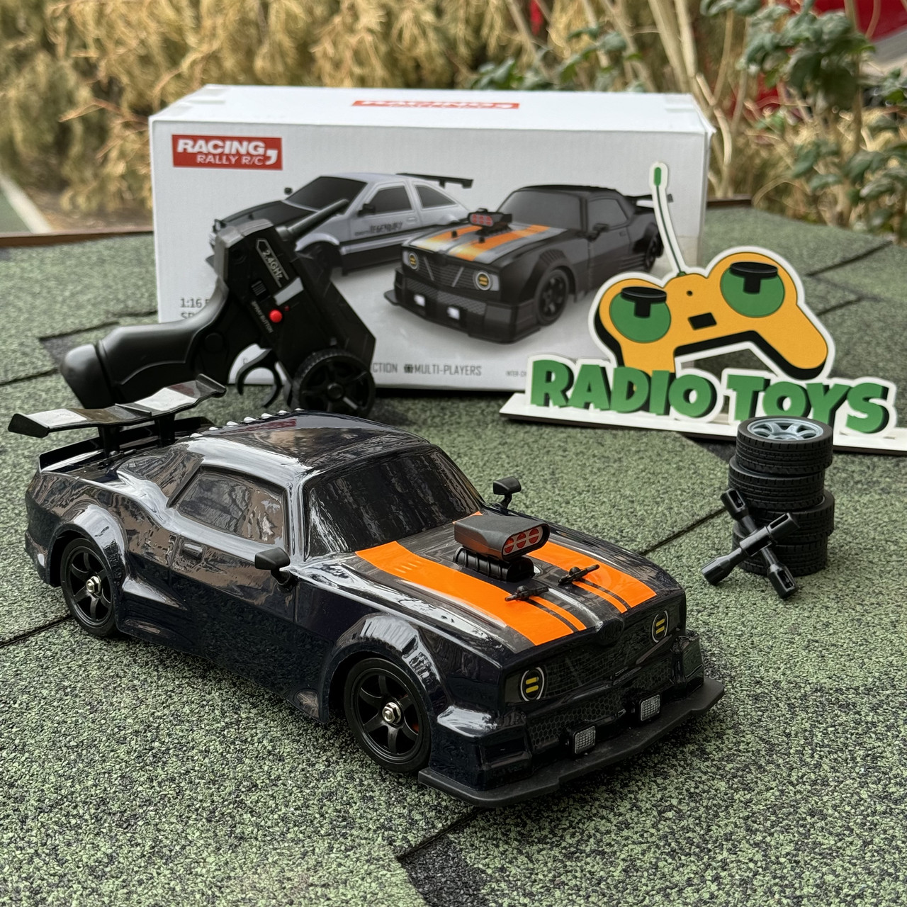 Дрифт машинка з димом на радіоуправлінні Dodge Challenger SRT Hellcat 1:16 | Машинки для дрифту з паром на пульті управління, фото 1