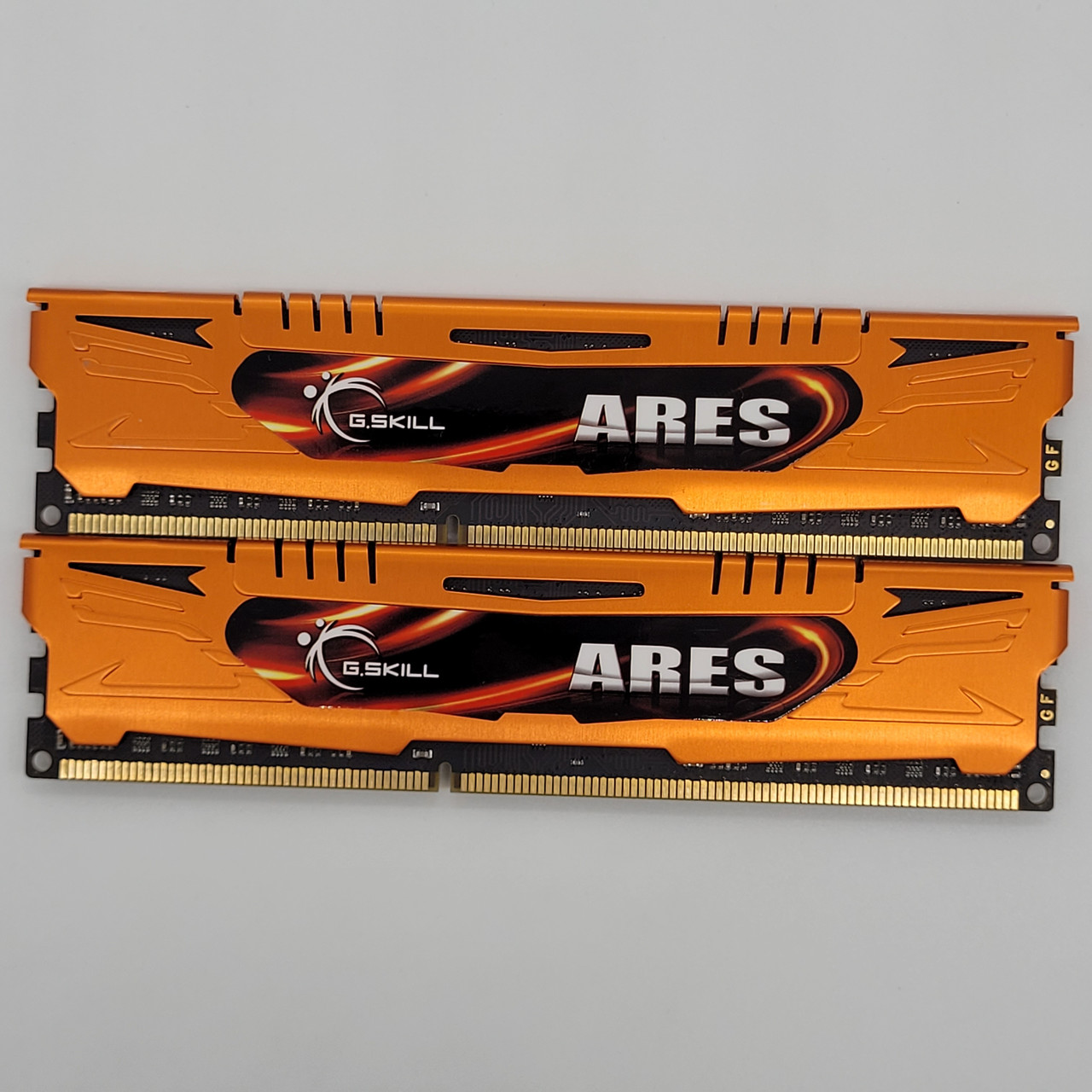 Пара оперативної пам'яті G.Skill ARES DDR3 16Gb (2x8Gb) 1333MHz 10600U 2R8 CL9 (F3-1333C9D-16GAO) Б/В