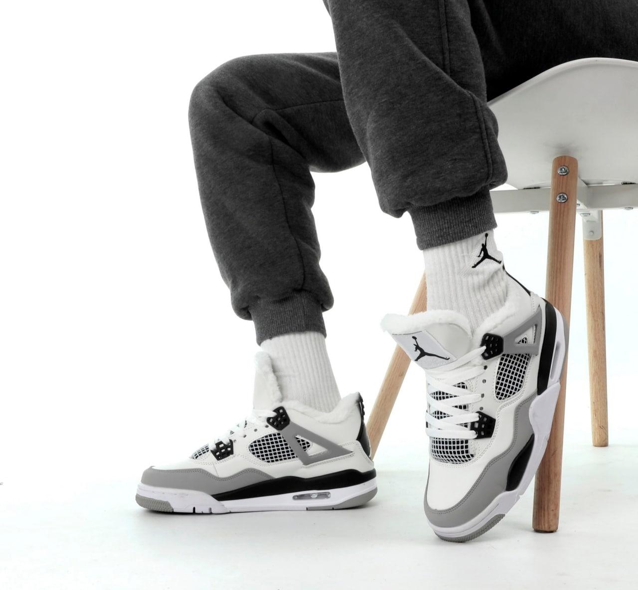 Жіночі зимові кросівки Nike Air Jordan 4 Retro Winter White Gray Білі з сірим Взуття Найк Джордан Ретро Високі шкіра хутро