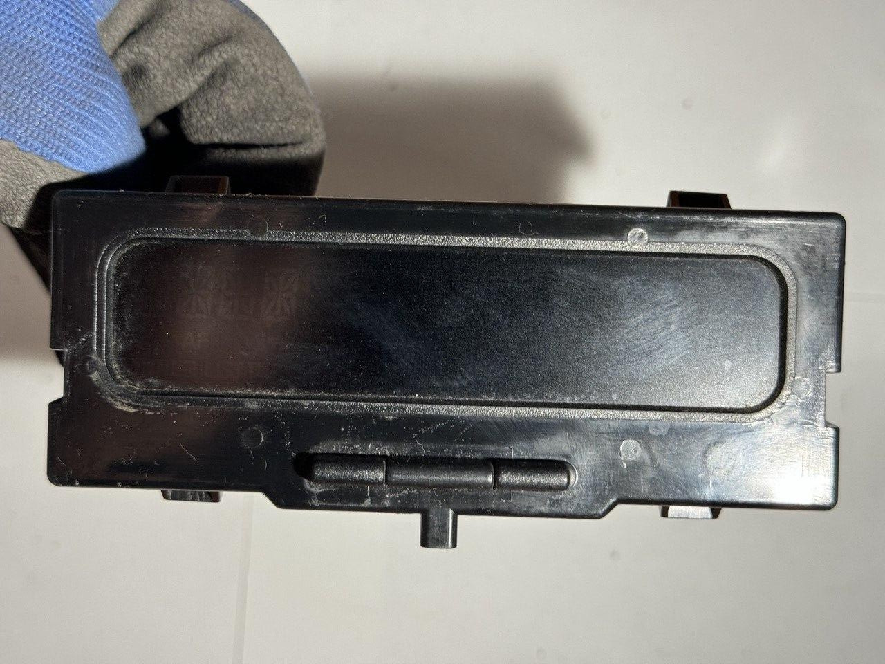 Панель кнопок Renault 216 56217-B / 21656217B / 8200028364-A / 8200028364A