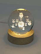 Декоративні 3D нічник Літаючий Астронавт в кришталевій кулі з led підсвічуванням на дерев'яний каркас, фото 3