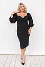 Вечірня облягаюча чорна сукня міді з глибоким декольте, фото 3