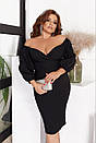 Вечірня облягаюча чорна сукня міді з глибоким декольте, фото 4