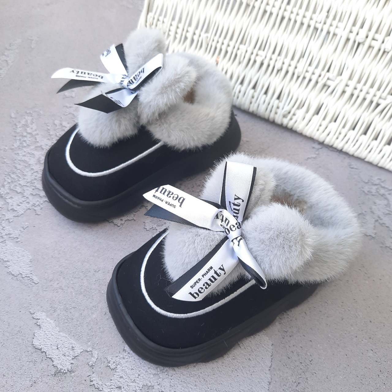 Дитячі домашні капці від 24 до 35 розмір кімнатні хутряні зимові  капчики для дівчинки садочка будинку, фото 1