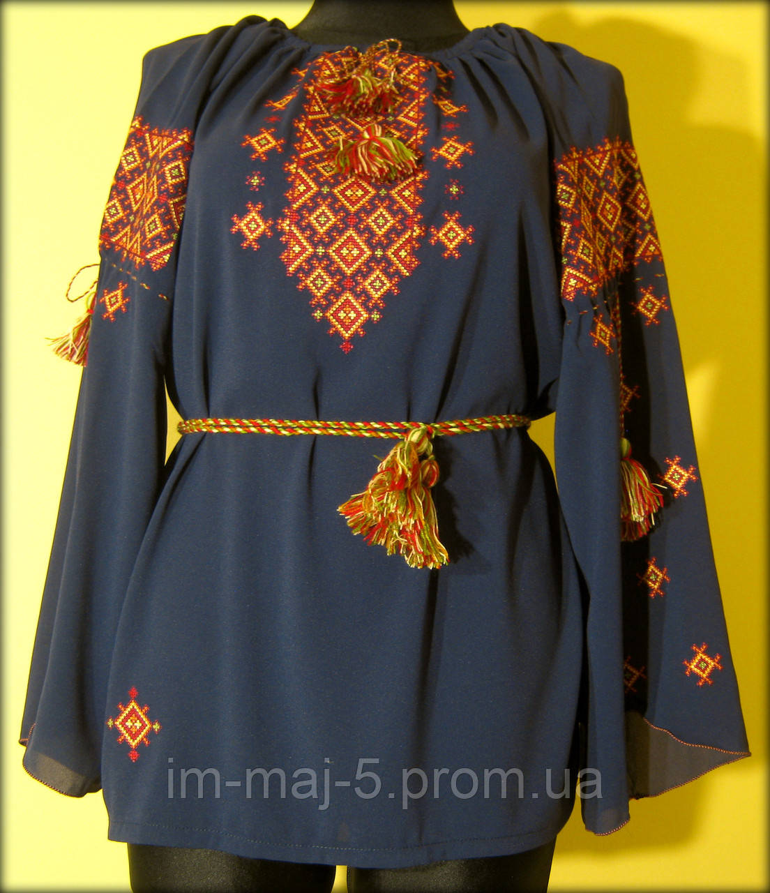 Вишиванка жіноча "Святкова" на синьому шифоні, блуза вишита кольоровими нитками, машинна вишивка - фото 1 - id-p445367332