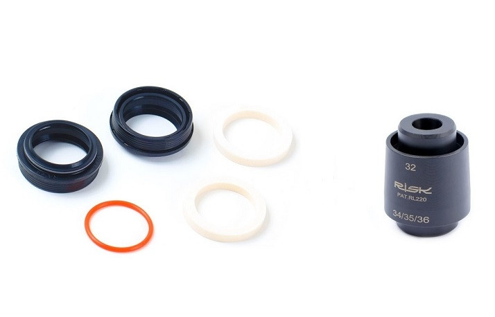 Сальник Risk передньої вилки 34*8 чорний (OSL-000)