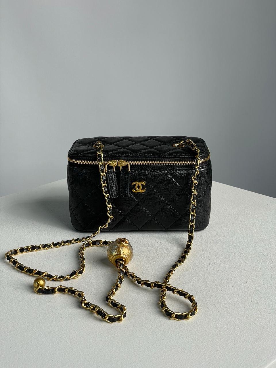 Класична шкіряна жіноча чорна міні-сумочка CHANEL на ланцюжку