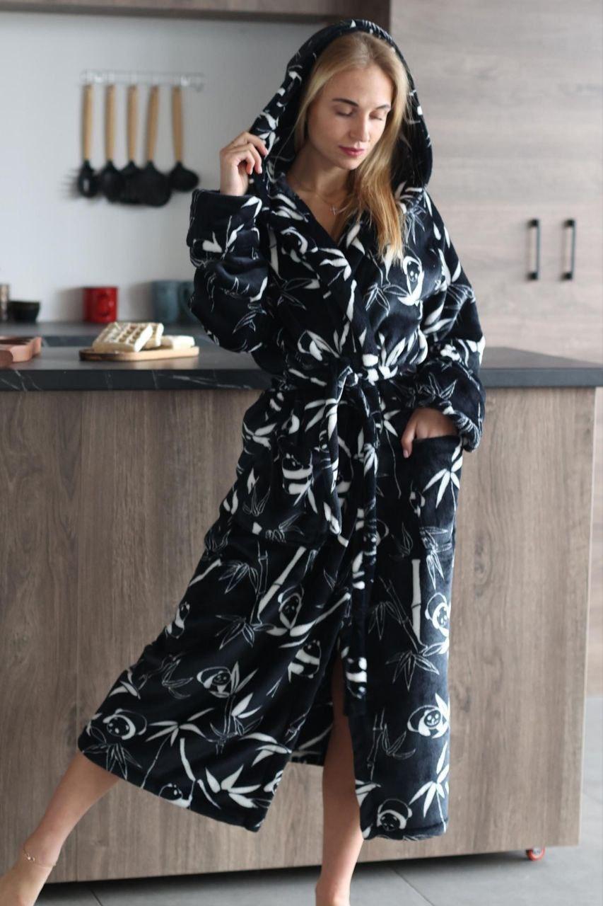 Теплий довгий жіночий махровий халат чорного кольору з поясом, фото 1