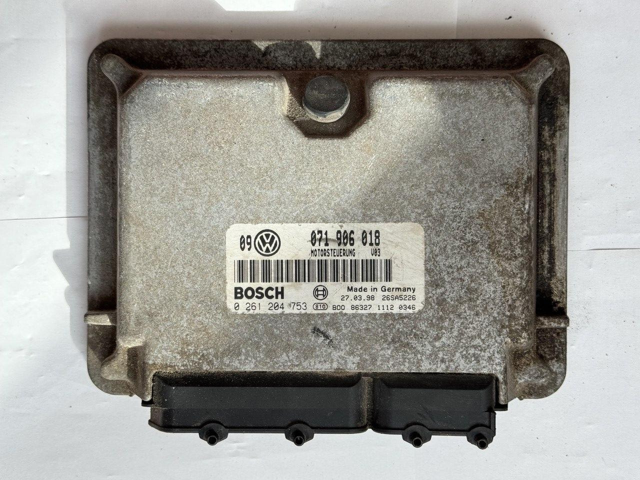 Електронний блок керування Volkswagen Bosch 071 906 018 / 071906018 / 0 261 204 753 / 0261204753