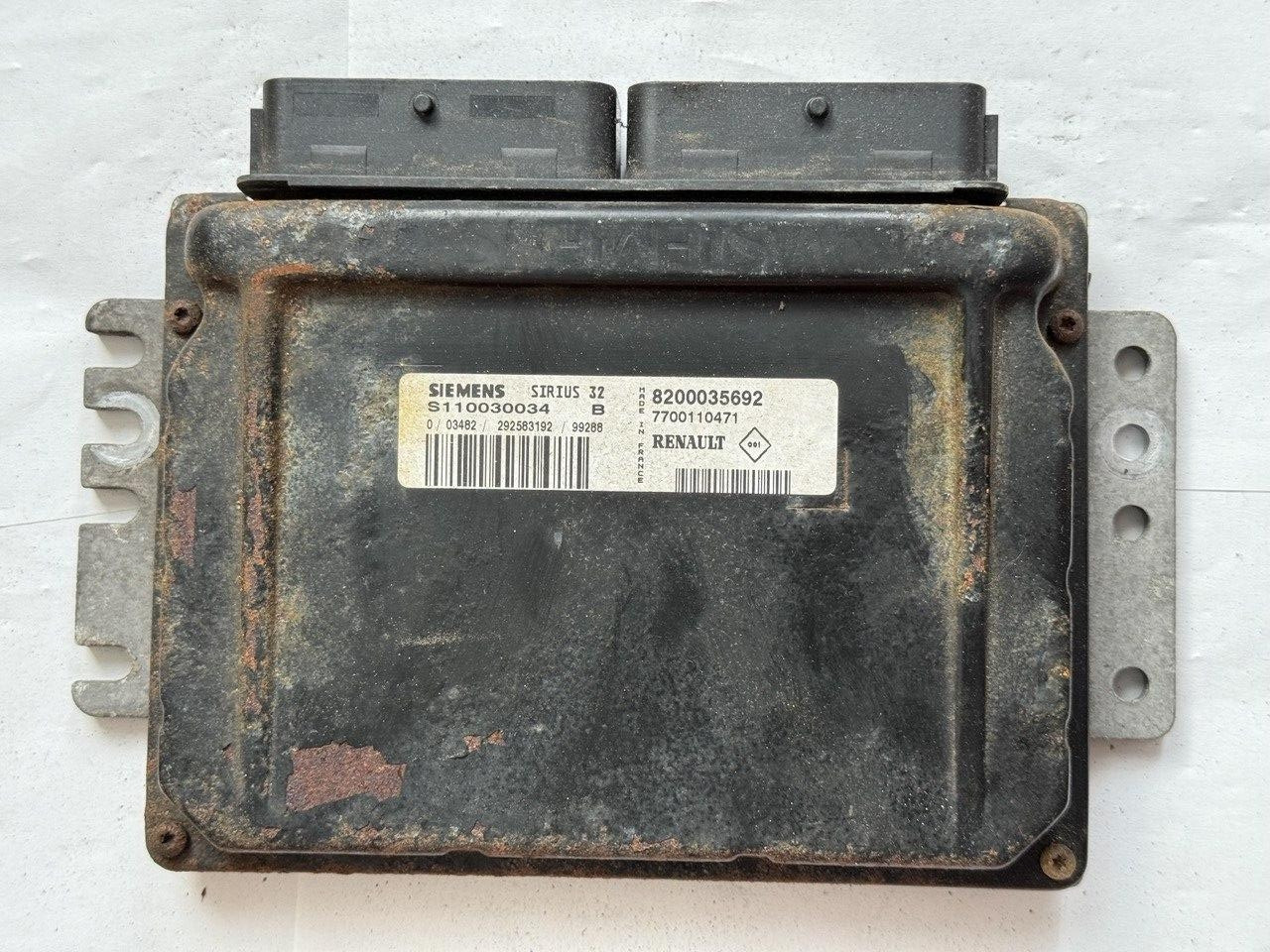Електронний блок керування Renault Siemens S110030034B / 8200035692 / 7700110471