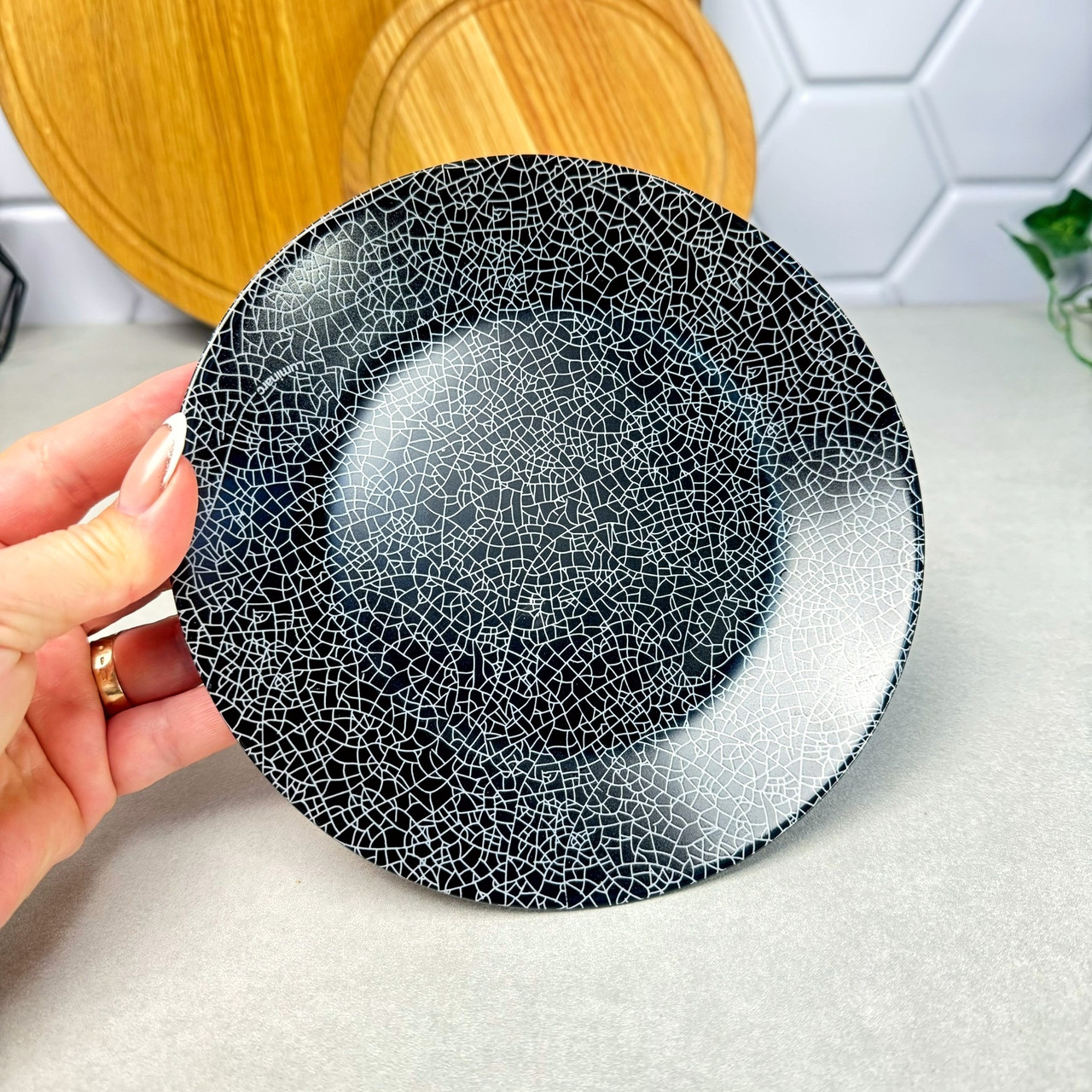 Чорна десертна тарілка 18 см Luminarc Zoe Black