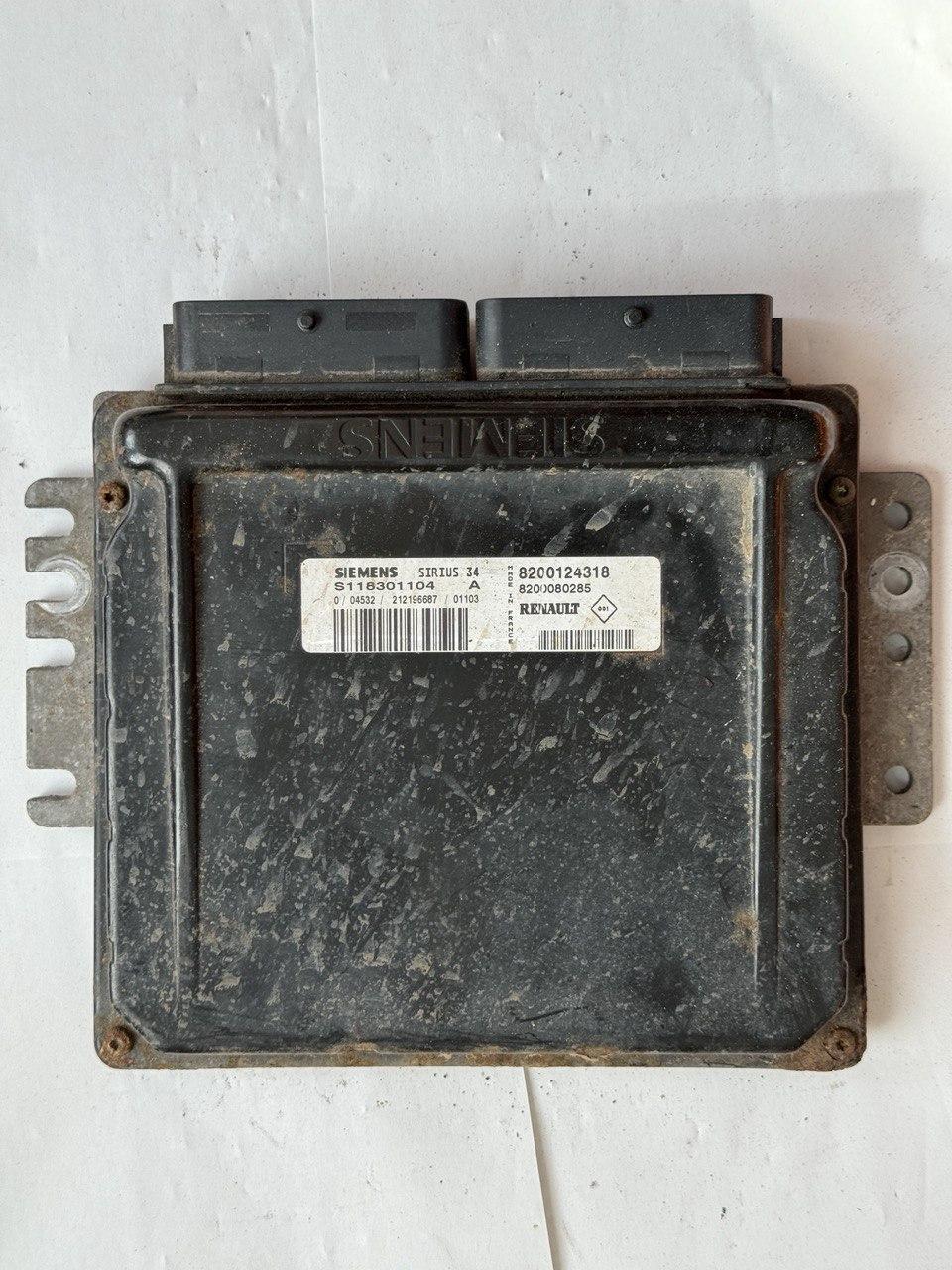 Електронний блок керування Renault Siemens S118301104A / 8200124318 / 8200080285