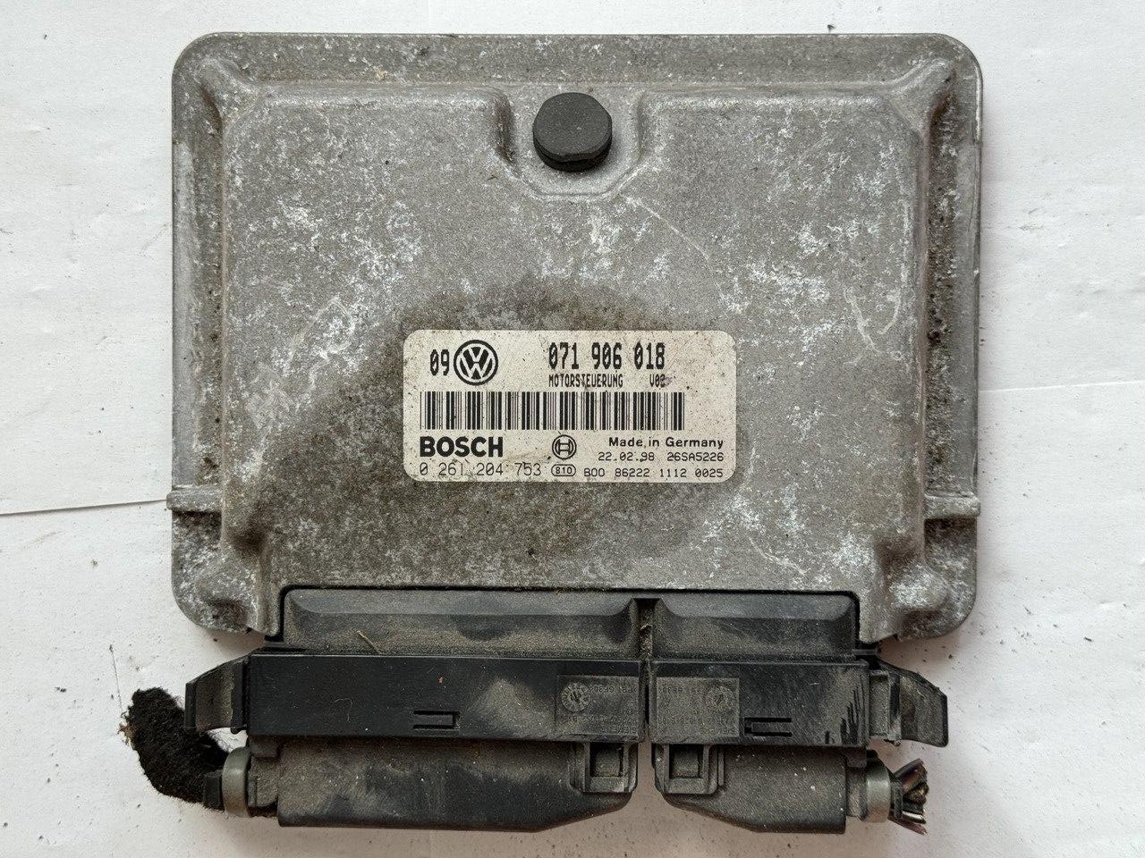 Електронний блок керування Volkswagen Bosch 071 906 018 / 071906018 / 0 261 204 753 / 0261204753